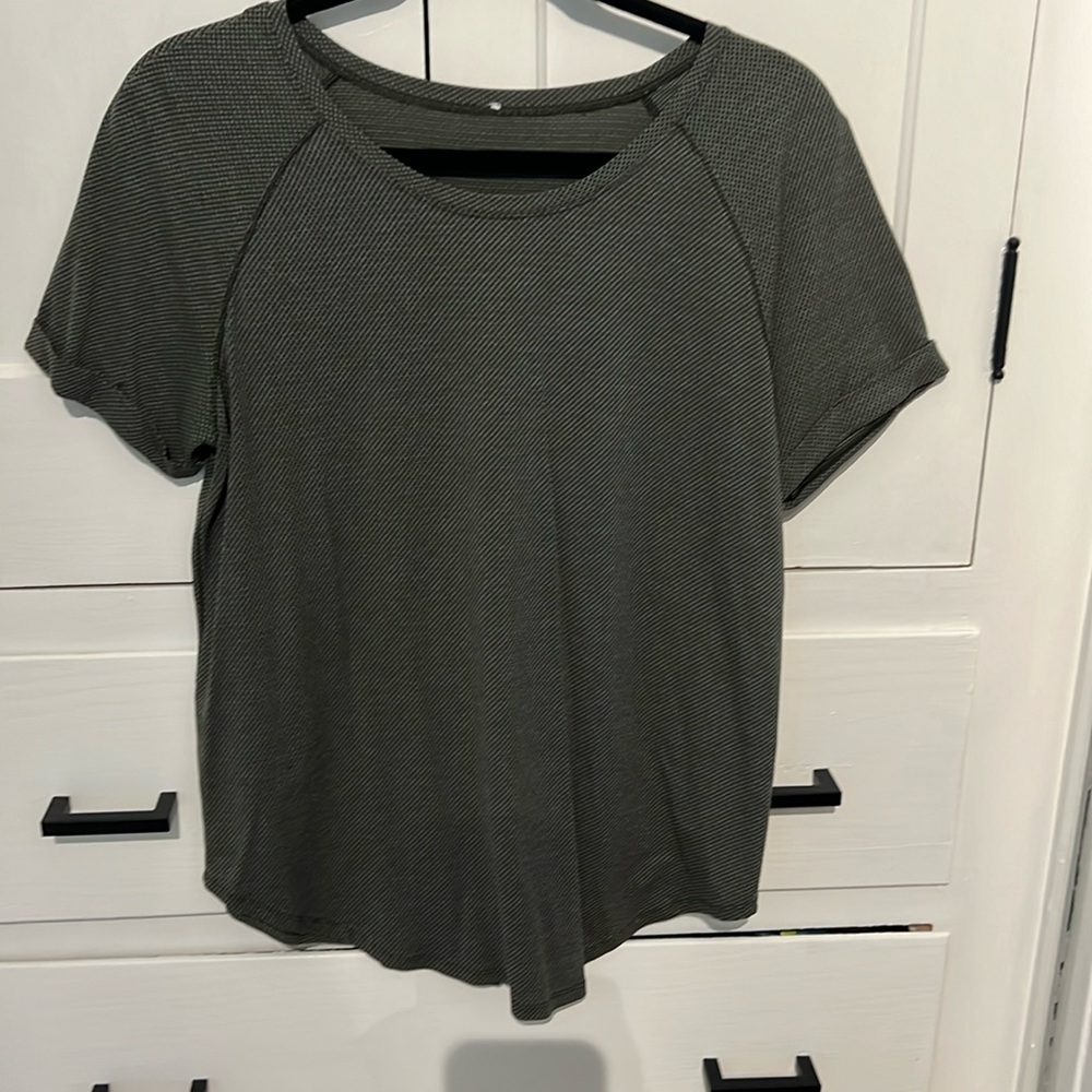 Lululemon split back shirt.